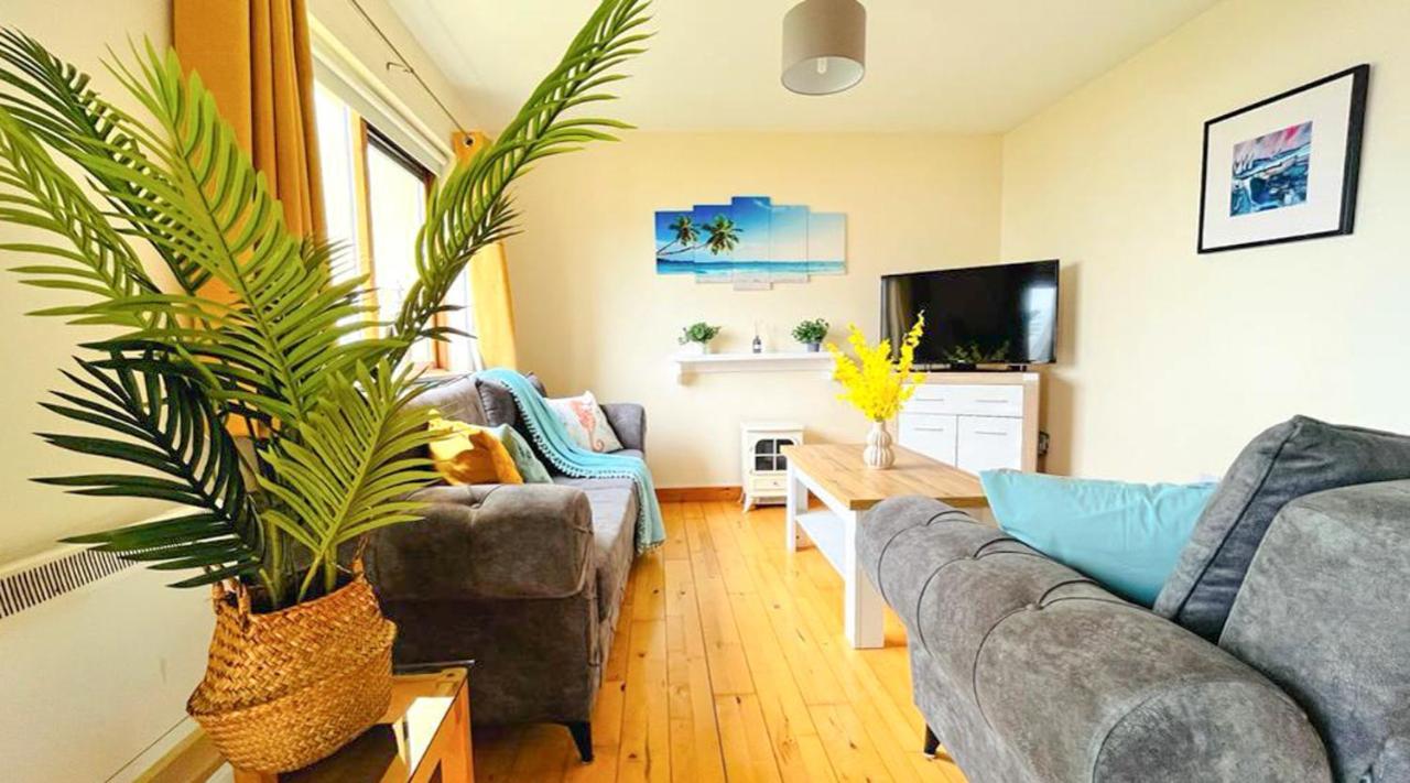 Villa Summer Breeze: Cozy Family In Youghal's Heart *